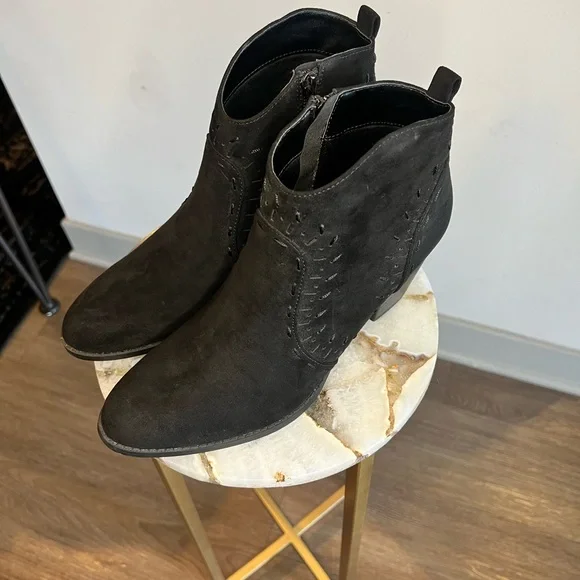 NWOT Qupid | Women’s Black Western Suede Booties 9 - Picture 9 of 12
